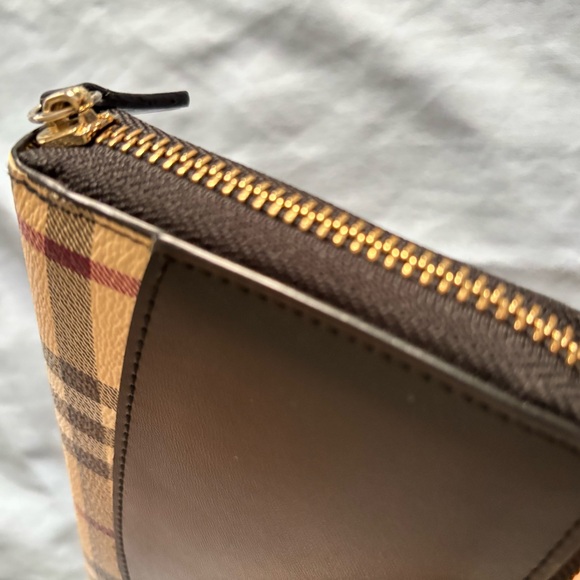 BURBERRY LS ELMORE PVC + LEATHER WALLET - Picture 5 of 10